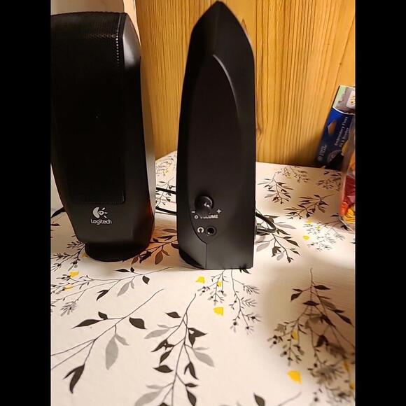 LOGITECH S120 Model S-00026 Powered Multimedia Speakers PN 880-000065 - Picture 3 of 9